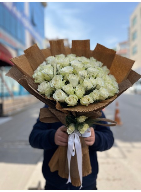 50'li beyaz gül buketi